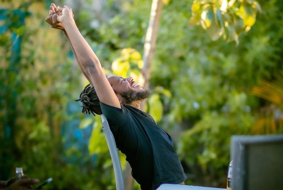 imagem simboliza a alegria como meio de Prevenção contra a tristeza